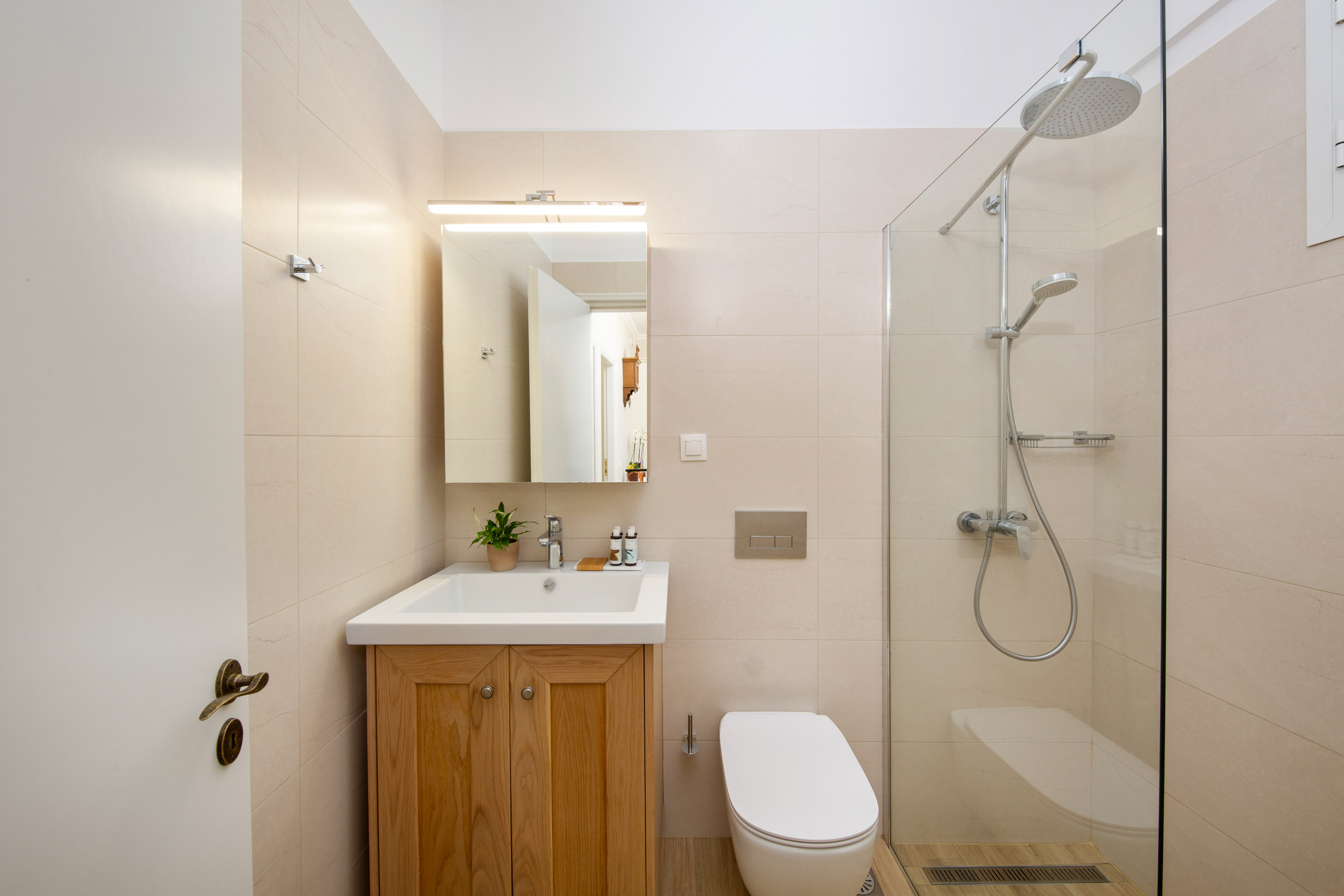 Modern bathroom